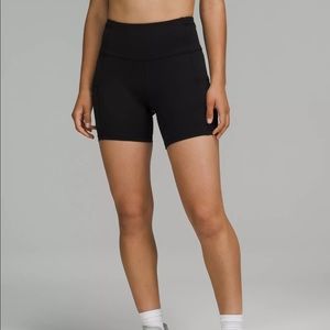Lululemon Fast and Free High Rise Short 6” Size 6